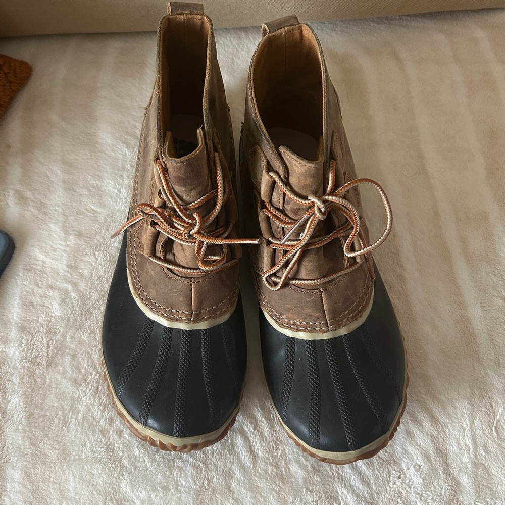 Sorely Out & About waterproof duck boots Size 9.5